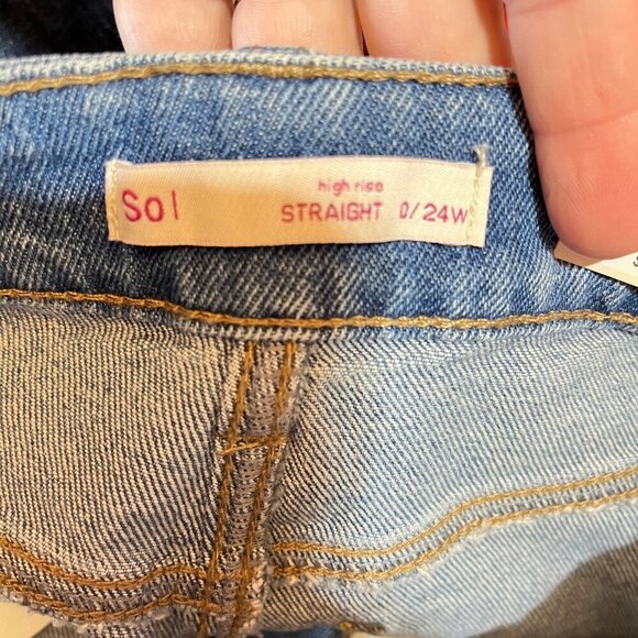 So High Rise Straight Jeans  Distressed Light Wash Size 0 - Picture 5 of 9